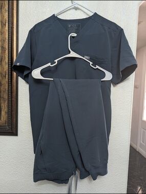 FIGS Navy Scrub Set - Top & Pants